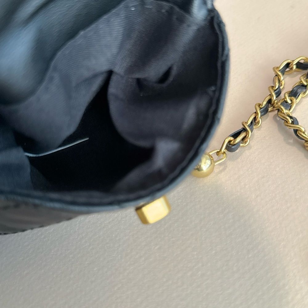 Black Quilted Chain Bag W2 - Picture 5 of 5